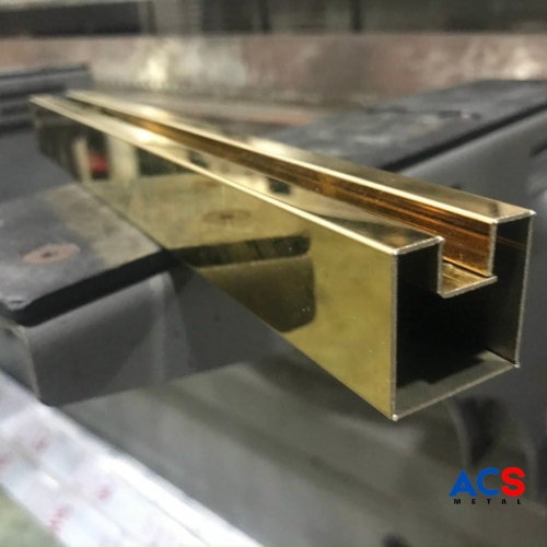 U KÍNH INOX MÀU